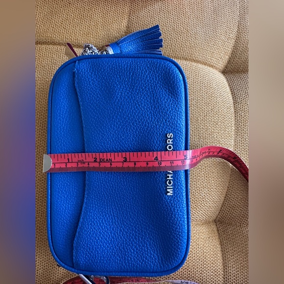 MICHAEL KORS BLUE CROSSBODY - Picture 10 of 11